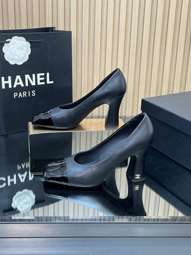 顶级品质 DDD 官网同步！2026新款Chanel香奈儿 小香方头粗跟马毛单鞋超高跟 恨天高 高跟鞋 DDD 香奶奶家一贯的优雅名媛气质 高级感十足！上脚非常