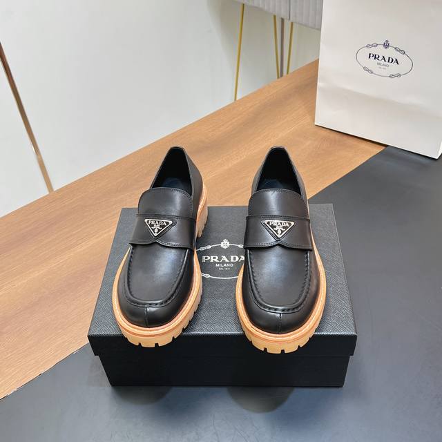 顶级代购版本 DDD 普拉达Prada经典男鞋蔡徐坤同款三角标乐福鞋、商务休闲鞋 正装男士皮鞋 DDD 认准我家细节实拍 正确顶级版本、原版进口牛皮面料、鞋垫L