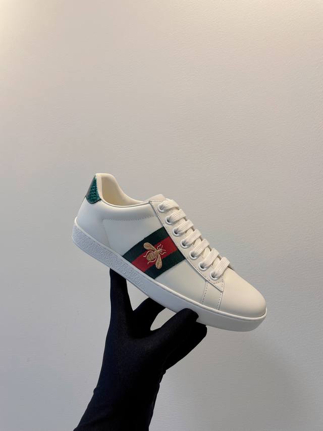 一如既往！专做高品质 G家经典 DDD 线条勾勒美观，鞋型独特霸气大方正确鞋型必须是带有霸气气质，独特方圆头型，弧度畅优，手工细腻精致，全套包技艺，内外极具美感