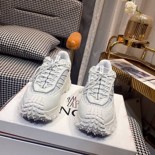 Moncler 蒙口高端订制款 厚底夸大设计，手工细节精细，原板一比一复刻，材质用料特别挑选，私家开模鞋底，太空网格 DDD 男女尺码Size 36-45 原盒