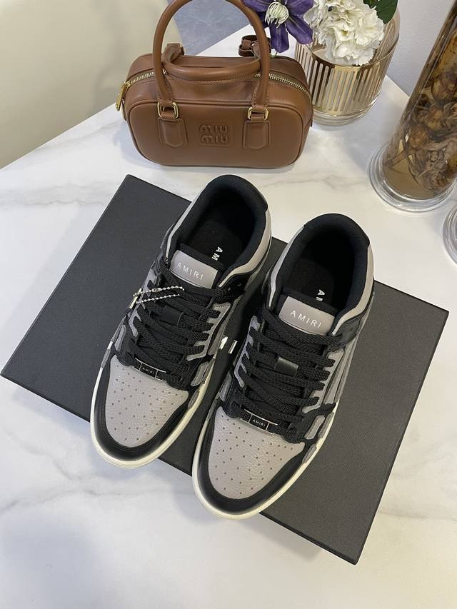 Amiri Skel Top 新款埃米尔骨头鞋系列，人气超高的高街品牌，陈伟霆、檀健次、王一博、杨幂同款，众多明星网红都在穿，双层皮质叠加很有高级感，手工雕刻骨