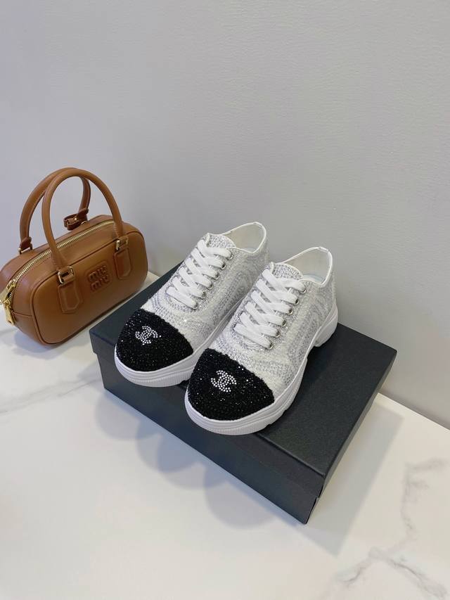 Chanel 香奈儿 ！运动鞋正在疯抢中！ DDD 直接封神，经典双C低调又高级，网纱面，脚感舒适度拉满# DDD 鞋子自重很轻，走路不累好穿！ DDD Siz