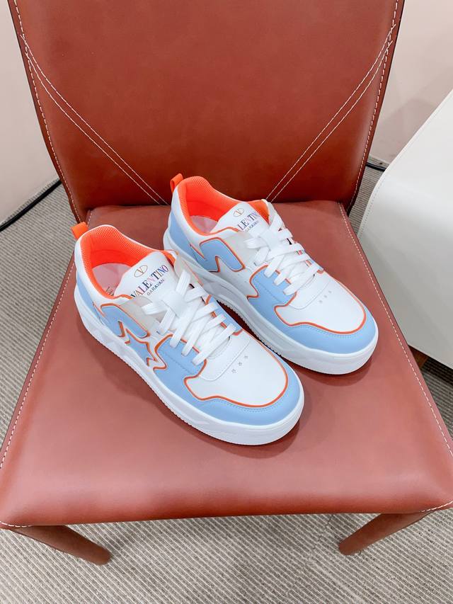 Price： DDD * 情侣款休闲运动鞋系列 DDD Valentino 2025新款情侣运动鞋 火爆发售. 原版Zp入购拆解. 反复打版调改. 力要一比一还