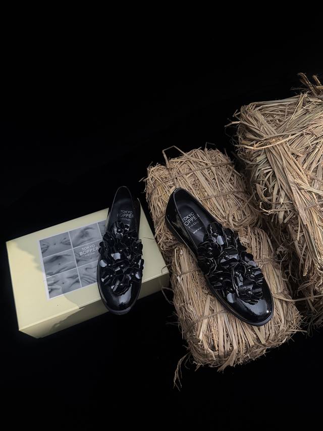 繁花璀璨 小众潮品Tokyo Bopper黑色花花鞋鞋！小红书种草款～东京代购超火 DDD 原版1:1定制反复调试 DDD 面料：原版环保牛皮 漆皮 DDD 内