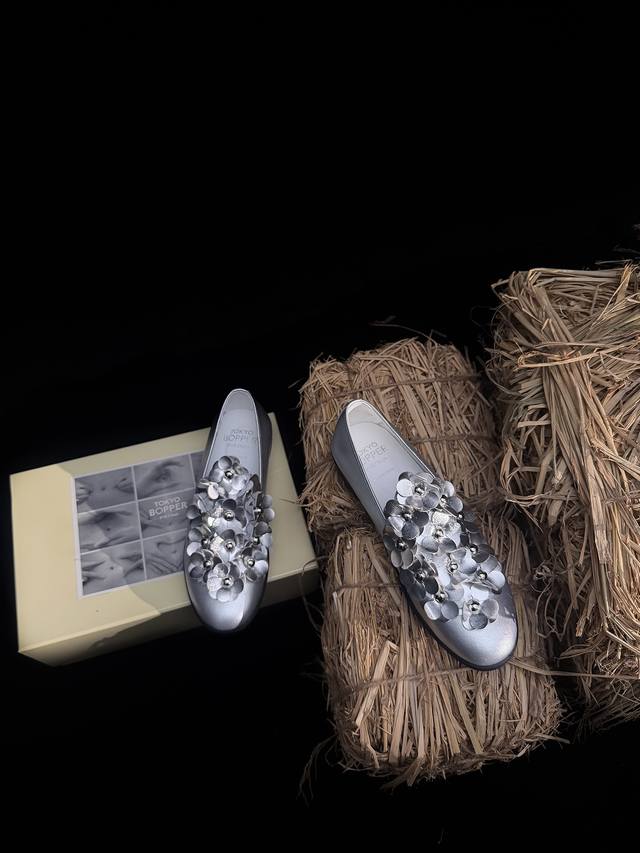 繁花璀璨 小众潮品Tokyo Bopper银色花花鞋鞋！小红书种草款～东京代购超火 DDD 原版1:1定制反复调试 DDD 面料：原版环保牛皮 漆皮 DDD 内
