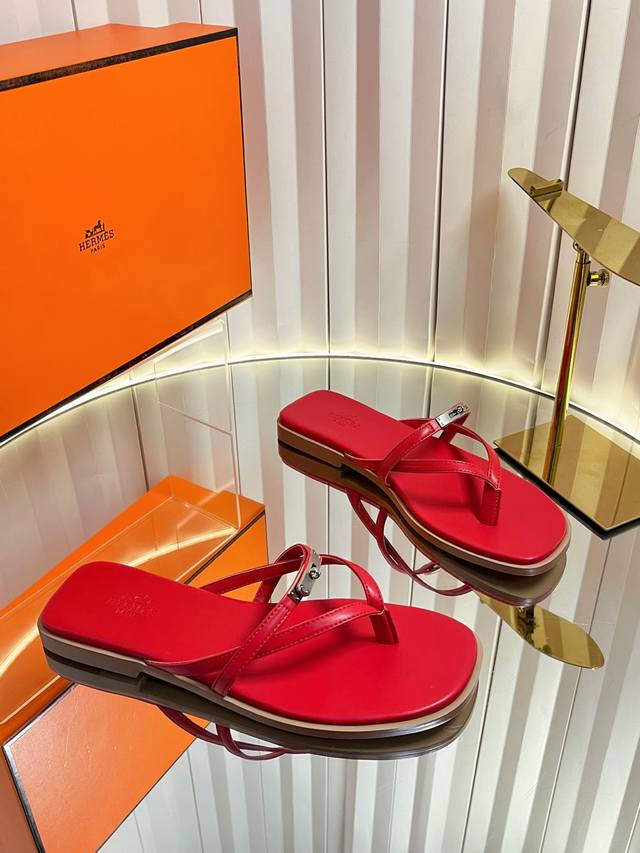 橡胶底260 真皮底 * 爱玛仕 26 Hermes爱马仕2026早春新款Kelly扣人字拖 DDD 2026春夏新品 Miss 经典Kelly扣细带夹脚拖鞋