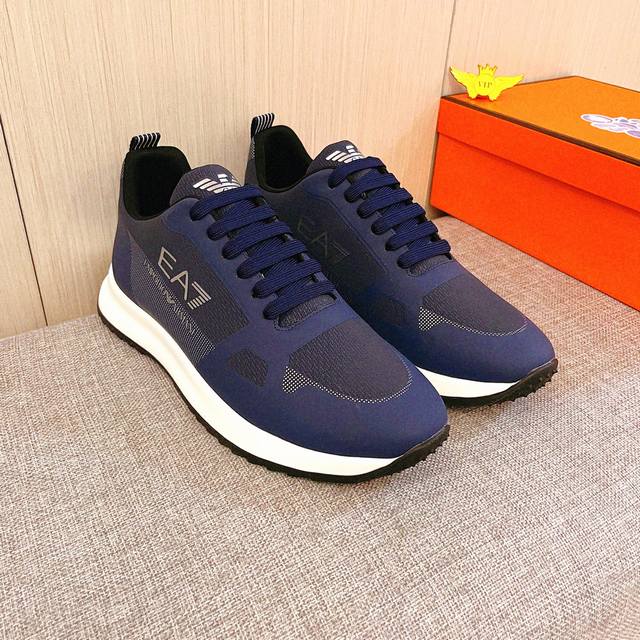 工厂P批 阿玛尼 男鞋高端品牌 官网1：1最新力作：鞋面采用意大利官网原版专用科技布面料搭配头层牛皮原版舒适透气内里原版指定防滑大底制作让行走更加便捷舒适！独家