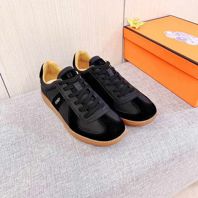 工厂P批 芬迪 男鞋高端品牌 官网1：1最新力作：鞋面采用意大利进口头层牛皮搭配舒适透气内里原版防滑耐磨大底制作，让行走更加便捷舒适！独家新款，惊世之作，与官方