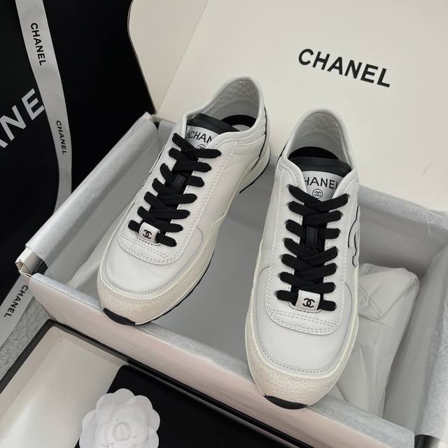 Chane* DDD DDD 代购级别 DDD 熊猫鞋 DDD 春夏新款运动鞋 官网同步上 专柜断货王 最近真的火出圈啦 DDD 一上脚就被惊艳到了 舒适度简直