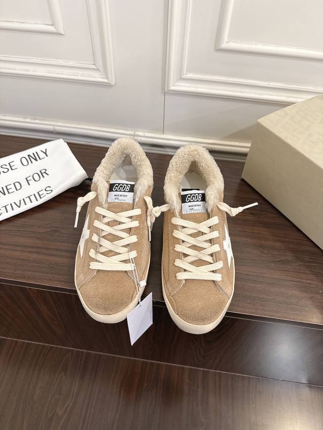 代购级 限女码 DDD Ggdb 脏脏鞋毛鞋 Ootd 可爱的真羊羔毛 DDD 这几天被Ggdb Ballstar系列羊毛小脏鞋种草了，赶紧来分享给你们 DDD