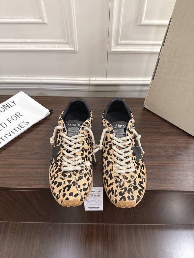 代购级 DDD Ggdb Golden Goos* 25Ss 德训鞋 DDD Ggdb经典情侣款小脏鞋 火红程度上怼小白鞋，下踩各类小脏鞋！ DDD 明星私服上