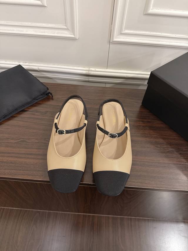 Chanel25S小香奈儿新款爆品玛丽珍单鞋凉鞋 DDD 妥妥的自留款！！比经典款Slingback舒服太多啦！每个颜色上脚都很显白 的显白利器又是火爆的小香~