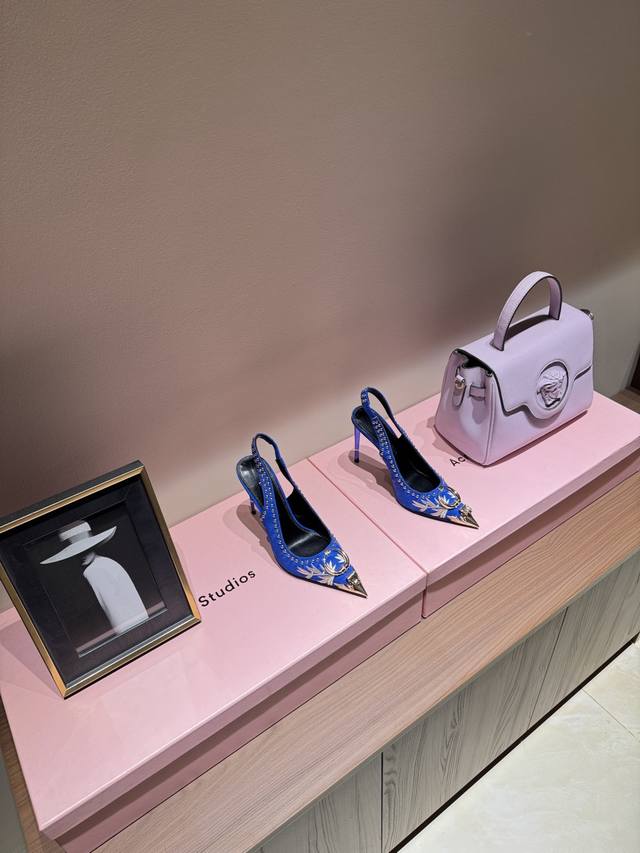 Taro Ishida黑色漆皮银饰黑玛瑙 DDD 极细高跟鞋 11Cm DDD 创立于2018年的高跟鞋高端品牌 DDD 设计师Taro Ishida 石田太郎