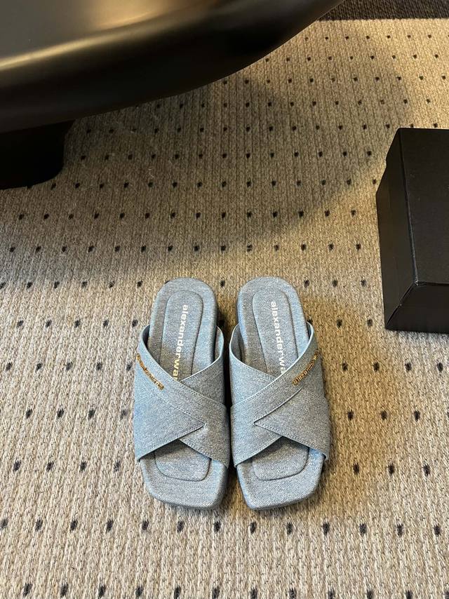 代购级 DDD Alexander Wang亚力山大王 厚底牛仔魔术贴拖鞋 DDD 鞋面为进口羊皮和特殊帆布牛油皮原厂工艺凹凸立体进口真丝绸缎垫脚 DDD 原厂