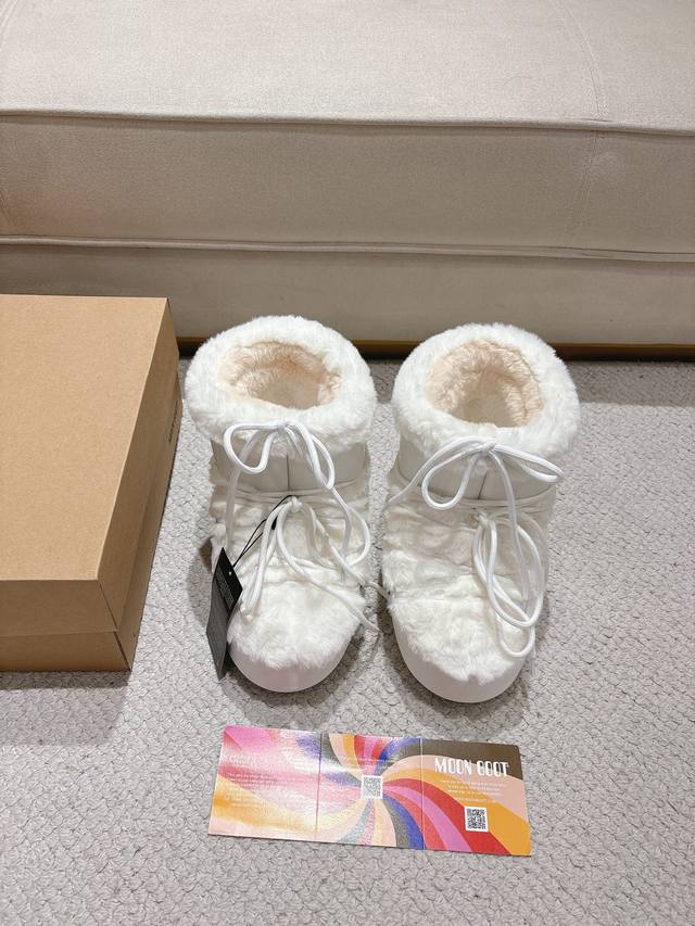 独家顶级｜全新升级版 2025冬季必入！Moon Boot月亮雪地靴 时髦精的终极保暖武器 DDD 忘掉Ugg吧！今年冬天霸屏街头的“丑萌巨无霸”来啦～ DDD