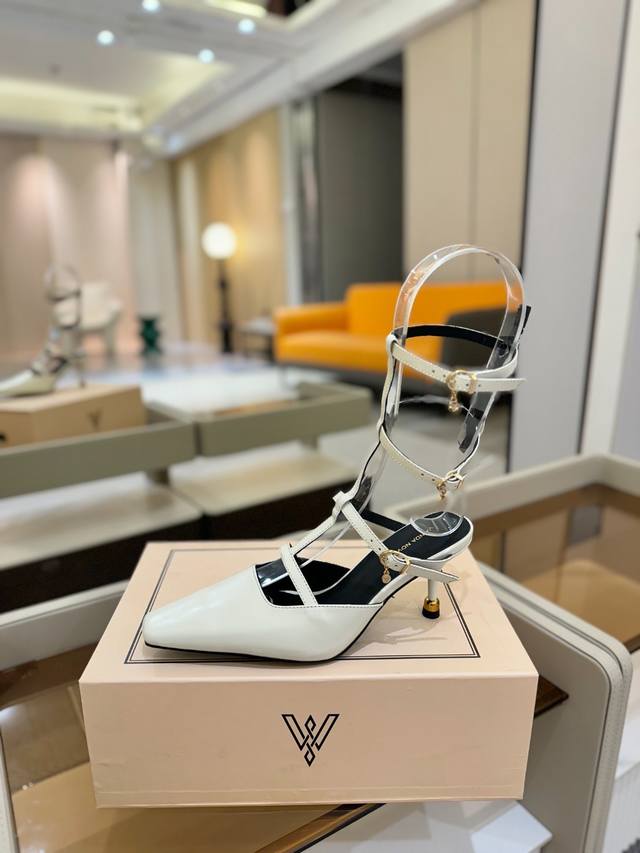 2025 春秋 全网独家授权销售 DDD Vanda Novak来自意大利品牌 全网独家 DDD 耗时3个月研发 DDD 鞋跟独特设计酒杯 DDD 重磅系列 D