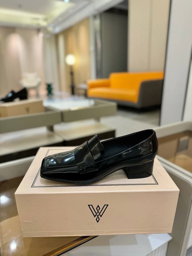 2025 春秋 全网独家授权销售 DDD Vanda Novak来自意大利品牌 全网独家 DDD 耗时3个月研发 DDD 鞋跟独特设计酒杯 DDD 重磅系列 D