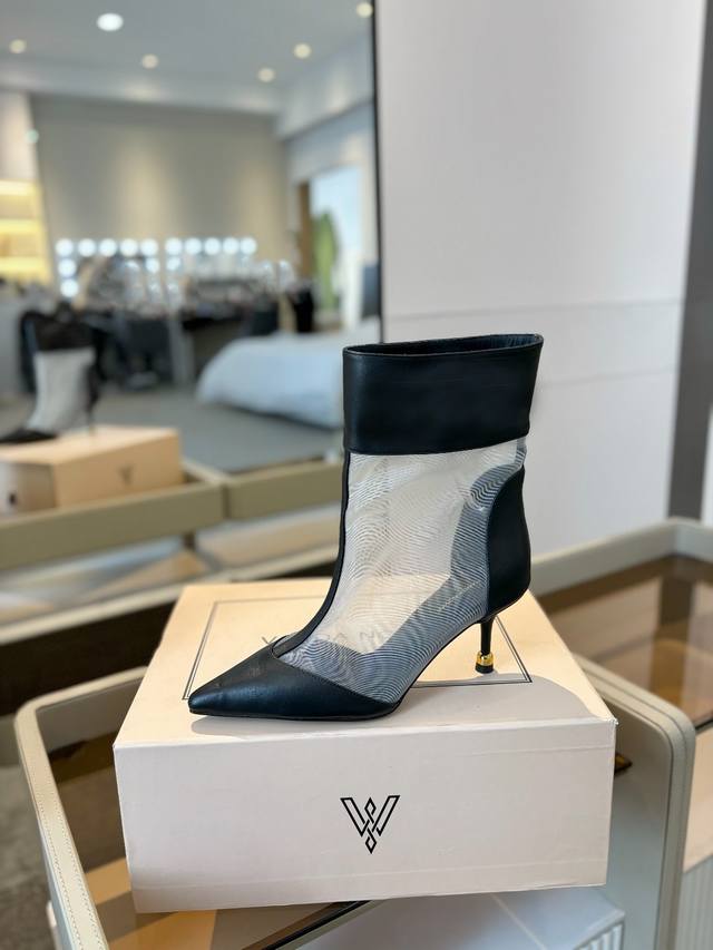 Vanda Novak来自意大利品牌 全网独家 DDD 耗时3个月研发 DDD 鞋跟独特设计酒杯 DDD 重磅系列 DDD 众多联手意大利品牌 DDD 推出高级