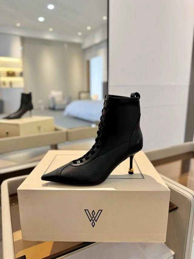 Vanda Novak DDD 顶级版本 DDD 全网独家出售 DDD 全网独家代理销售，支持验货 DDD 正品.正品.正品 重要的事说三遍 DDD 松紧鞋带穿