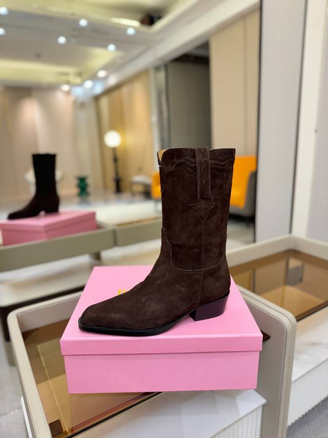 价格P： DDD DDD 德州巴黎 DDD Paris Texas DDD 西部短战靴 DDD 优雅风格，创造不一样的感觉！ DDD 它是你鞋柜里不可缺少的战靴