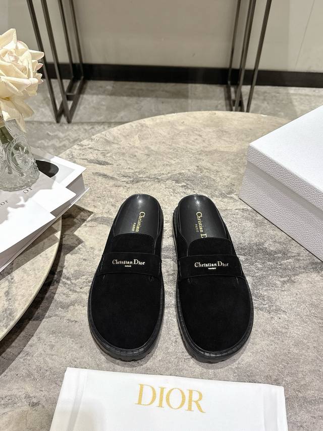 DDD Dior2025Vs最新爆款休闲乐福单鞋系列 DDD 圆头半拖乐福鞋 DDD 各大明星网红纷纷种草的一款美鞋、顶版搭配单品里就是毫不费力的时髦穿搭. 上