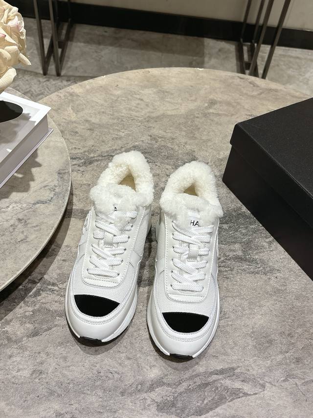 羊毛款 ， DDD Chanel 香奈儿最新25C休闲粗跟增高运动鞋 原版模具定制 无敌漂亮又好穿 绝对仙女款 超级舒服，配色高级耐看 百搭 率性的休闲运动风，