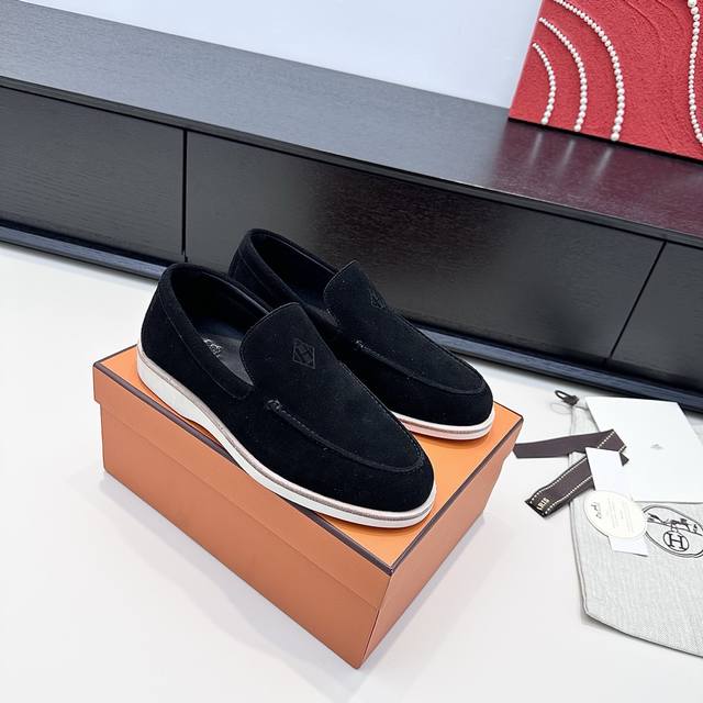 HermèS 爱马仕 这款男士乐福鞋也太懂格调了，棕、黑、蓝调 各有韵味，质感党狂喜～ DDD 正码:39-47 DDD