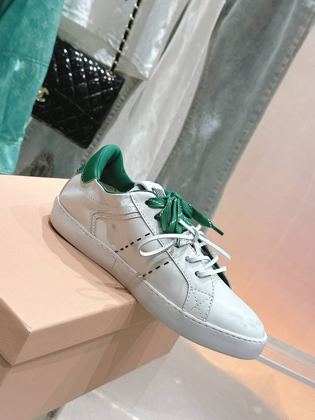 顶级品质 DDD 新品首發|擦色估旧休闲小脏鞋 DDD 这款系带休闲运动鞋妥妥的糖果风格~ DDD 上脚超级好看舒适经典百搭 DDD 进口米色牛皮材料 舒适透气 顶级品质 DDD 新品首發|擦色估旧休闲小脏鞋 DDD 这款系带休闲运动鞋妥妥的糖果风格~ DDD 上脚超级好看舒适经典百搭 DDD 进口米色牛皮材料 舒适透气