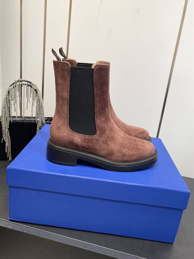 秋冬靴系列 Sw新款马丁靴 骑士靴 DDD 经典简约帅气百搭～鞋形超好 好穿到飞起 轻盈不笨重 增高 轻松拥有大长腿 显腿瘦绝绝子~大香了～侧拉链设计 方便穿脱