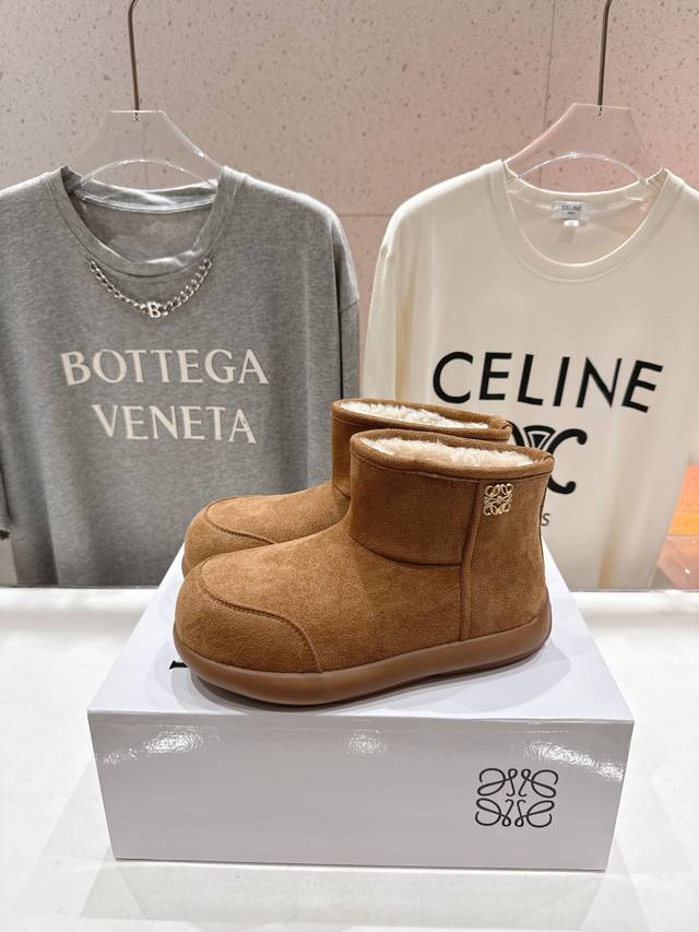 罗意威新款 DDD 顶级皮毛一体雪地靴羊毛短靴 DDD 时髦精必入单品 超级跑量系列 DDD 毛茸茸 软糯糯的居家外穿都 DDD 舒适百搭 慵懒又时髦！ DDD