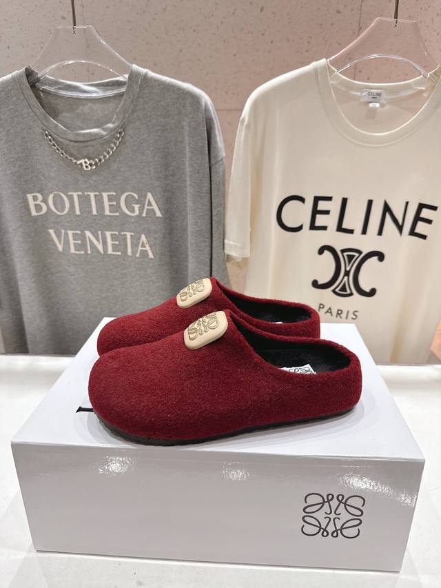 罗意威新款 DDD 顶级一脚蹬勃肯半包拖鞋 DDD 时髦精必入单品 超级跑量系列 DDD 毛茸茸 软糯糯的居家外穿都 DDD 舒适百搭 慵懒又时髦！ DDD 精