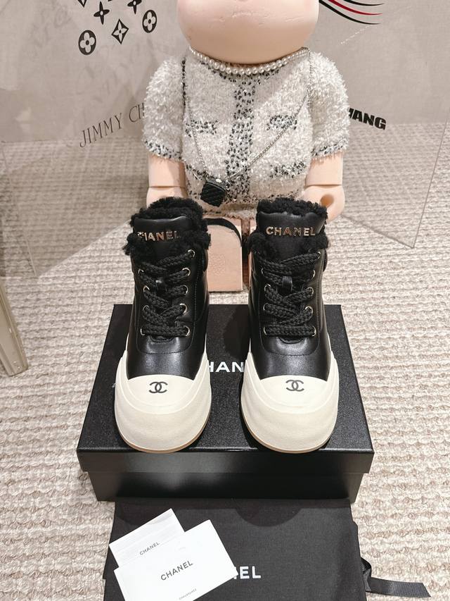 顶级爆款 秋冬季羊毛休闲厚底鞋 特显腿型显瘦百搭，第一眼看上就被种草了♀ DDD 超级温柔大方 名媛气质十足 DDD 随意搭配不会错，高级有质感 DDD 鞋面采