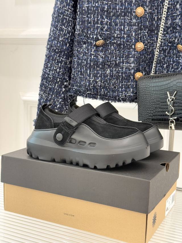 新品魔术贴羊毛厚底鞋 DDD 简易百搭爆款，稳稳的拿捏了秋冬的氛围~ DDD 皮料选用高丝光反绒皮 DDD 皮毛一体的澳洲羊毛 DDD 垫脚也是满满都羊毛超暖和