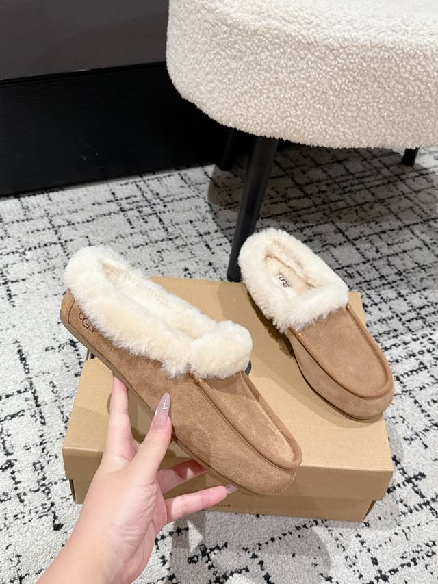 秋冬新款羊毛包头拖 DDD 简易百搭爆款！真的太复古太美啦！ DDD 稳稳的拿捏了秋冬的氛围 DDD 皮料选用皮毛一体的澳洲羊毛 DDD 垫脚也是满满都羊毛超暖