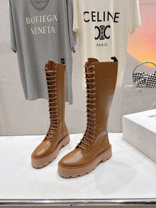 赛琳 秋冬新款帅气英伦风中筒靴长靴骑士靴 DDD 复古简约又时尚 上脚舒适百搭！低调简约的设计，超帅气造型带点复古的味道，上脚显瘦轻便，打造多样穿法 DDD 原