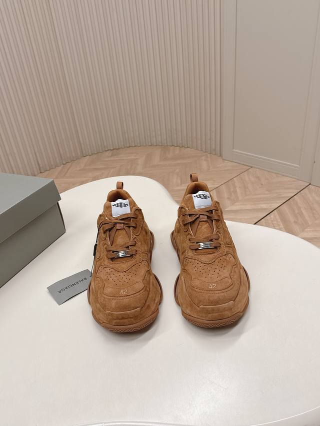 顶级 出 情侣款 巴黎世家 Balenciaga 2026新款新色 Triples Tape Type 来袭 魔鬼一号老爹鞋 DDD 简直太绝啦 DDD 独特的