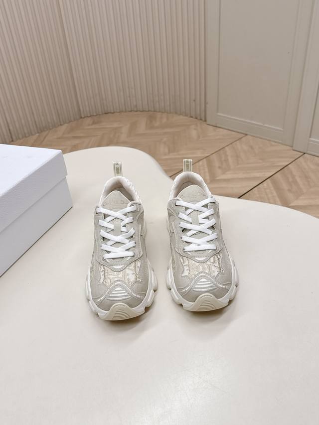 最新火爆新色系！出 迪奥 Dior Chrono 新款休闲运动鞋跑鞋老爹鞋 真的酷毙了，未来感十足原版完美复刻！全对版材质 模具！！35-40 DDD