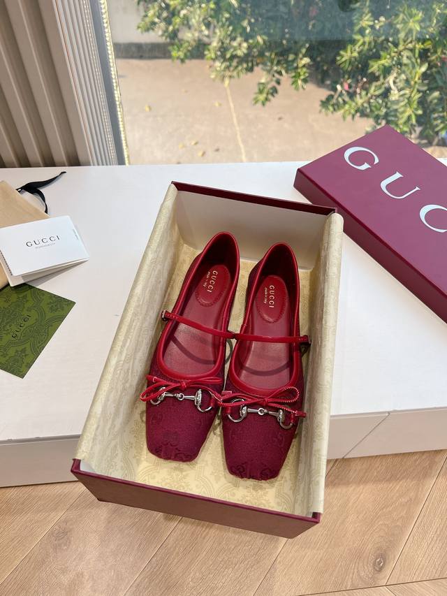 G027Gucci开挂玛丽珍鞋子来啦属于 Sabato的第一个爆款来了！虽然Gucci早春Cruise这场都在骂 DDD 24最新款马衔扣扣显玛丽珍单鞋法式复古