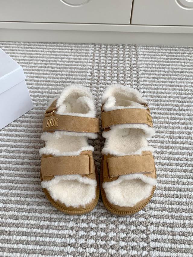 批拖鞋 凉鞋 DDD Dio Dioract 羊毛系列 泰迪魔术贴厚底凉鞋 拖鞋 DDD 顶级品质 DDD 这款 Dioract 凉拖以黑色绒面羊皮革鞋面和白色