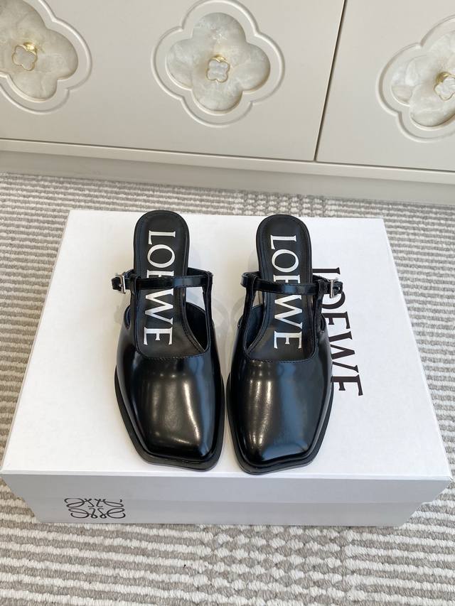 DDD Loewe 罗意威 26Fw春夏新款 复古风方头坡跟凉拖鞋粗跟高跟拖鞋 DDD Onda矮跟凉鞋｜上脚超好看的公主鞋 DDD 上脚真的很像米妮的矮跟鞋