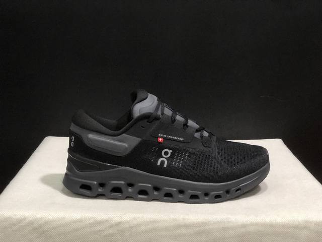 顶级版本On昂跑 The Cloudstratus 3 织物 舒适百搭 减震透气轻便 低帮 生活休闲鞋。全黑 DDD 瑞士高性能运动品牌On打造的此系列作品，鞋