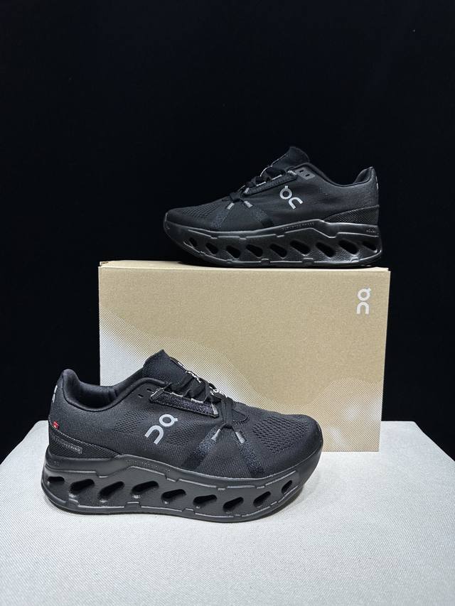 顶级版本On昂跑 The Cloudeclipse 织物 舒适百搭 减震透气轻便 低帮 生活休闲鞋。黑色 DDD 瑞士高性能运动品牌On打造的此系列作品，鞋面由