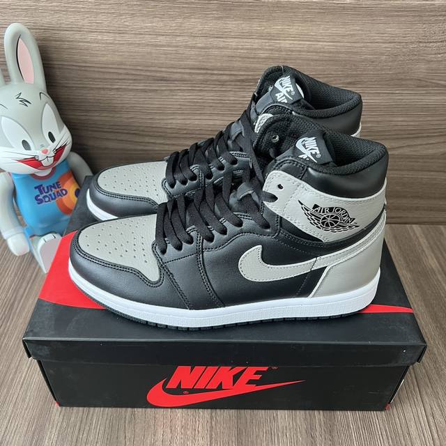 顶级版本Jordan Air Jordan1Retrohigh Shadow影子高帮复古篮球鞋男女同款黑灰。 DDD 码数：36-47.5码 DDD 编码: 5