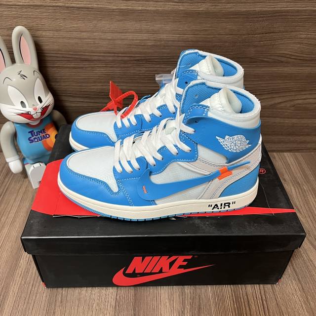 顶级版本Off-White X Jordan Air Jordan 1 Retro High Og Unc 联名款解构高帮复古篮球鞋男女同款北卡蓝。 DDD 码