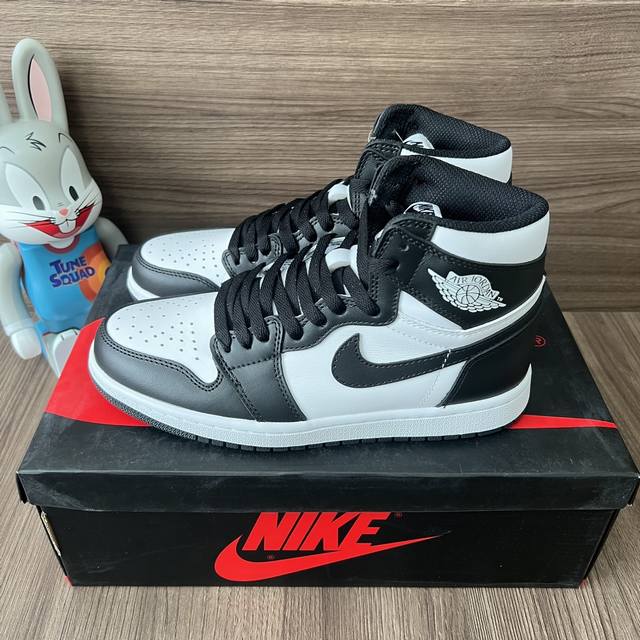 顶级版本Jordan Air Jordan 1 Retro Black White高帮复古篮球鞋男款黑白熊猫。 DDD 码数：36-47.5码 DDD 编码: