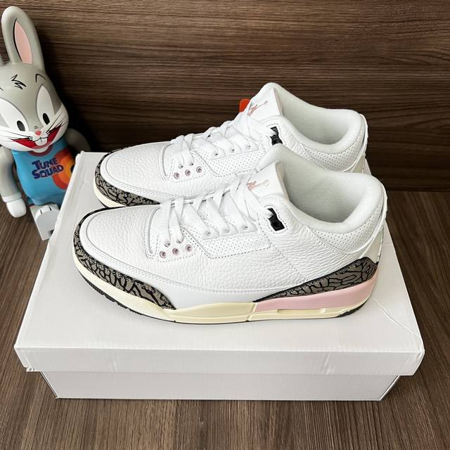 顶级版本Jordan Air Jordan 3 Retro Dark Mocha 樱花中帮复古篮球鞋女款白棕粉。 DDD 码数：36-47 含半码 DDD 编码