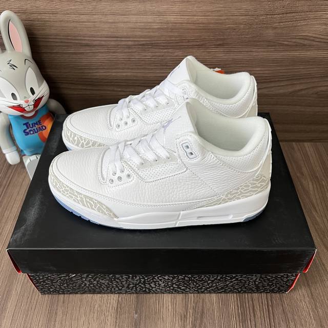 顶级版本Jordan Air Jordan 3 Retro Pure White减震中帮复古篮球鞋男女同款白色。 DDD 码数：36-47 含半码 DDD 编码