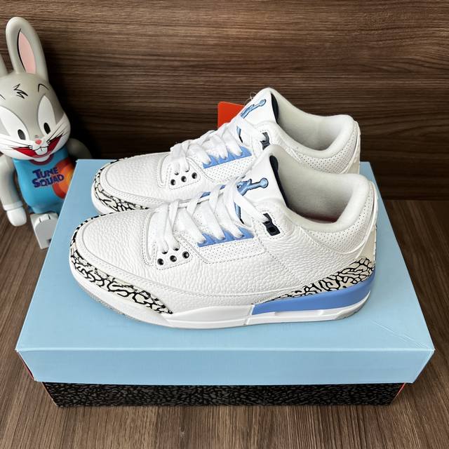顶级版本Jordan Air Jordan 3 Retro Unc中帮复古篮球鞋男款北卡蓝。 DDD 码数：36-47 含半码 DDD 编码: Ct8532-1