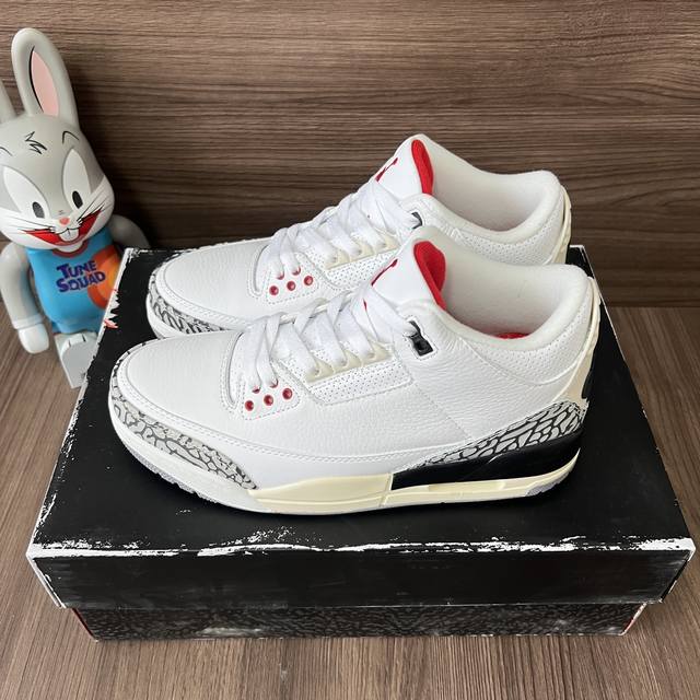 顶级版本Jordan Air Jordan 3 Retro White Cementreimagined 皮革做旧潮流白水泥防滑减震中帮复古篮球鞋Gs 白灰色。