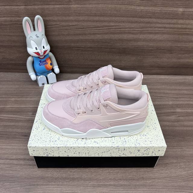 顶级版本Jordan Air Jordan 4 Rm“Pink Oxford”柔软舒适 中帮 复古篮球鞋 男女同款 粉红。 DDD 货号：Fq7940-600